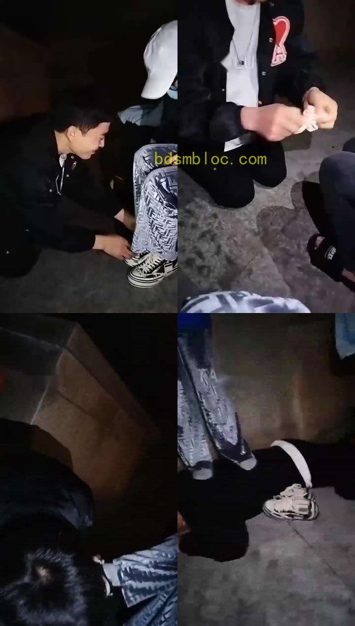 【刘二狗疯狂户外】两位大三素人小姐姐第一次很放不开，磕头舔脏鞋底