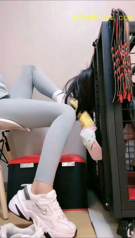 【维妮】开发你妈