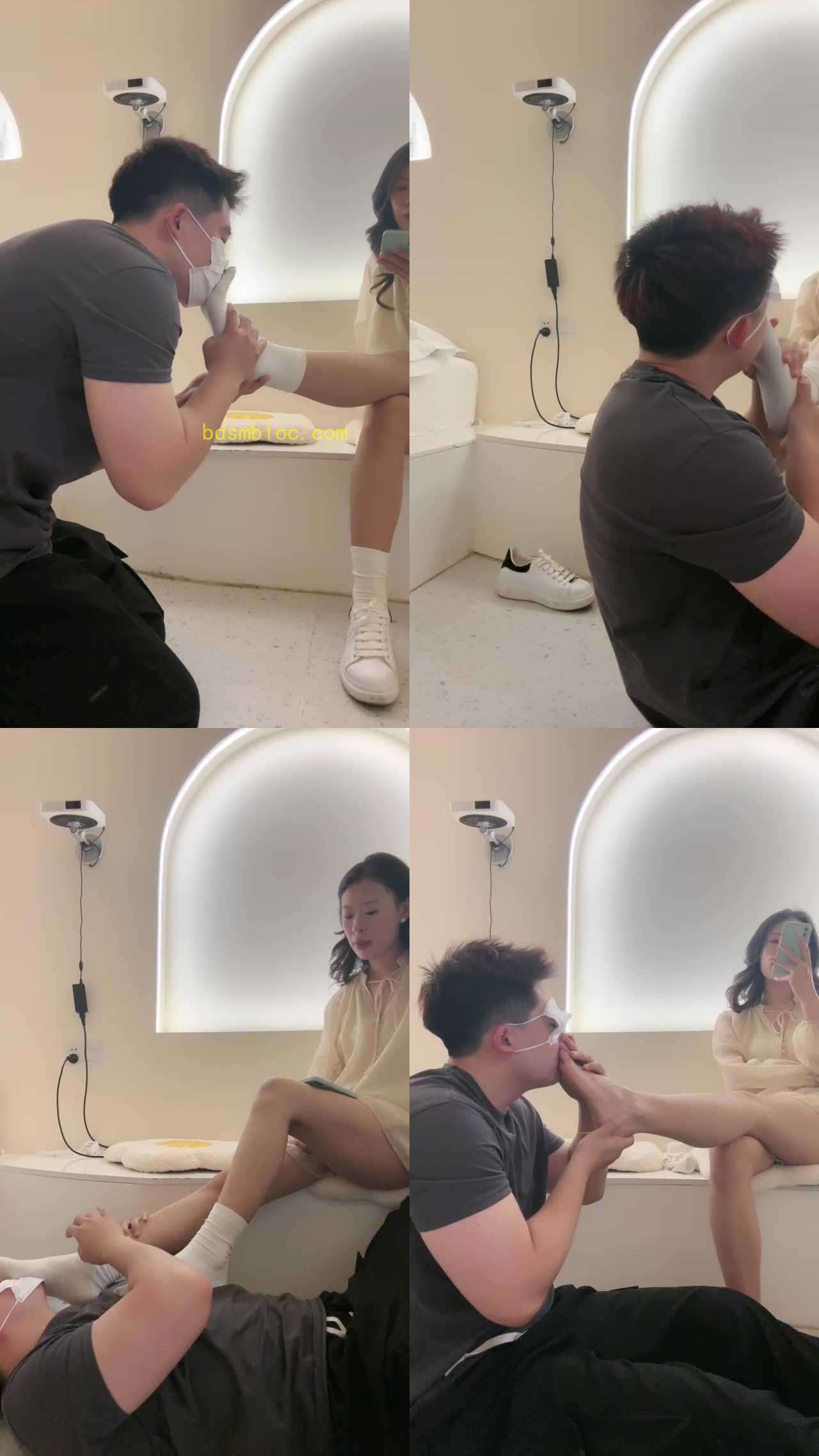 【雅雅】小白鞋白袜气味辱/踩踏/臭脚狂嗅