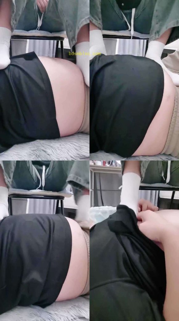【上海汤圆】白袜脚踩虐贱奴