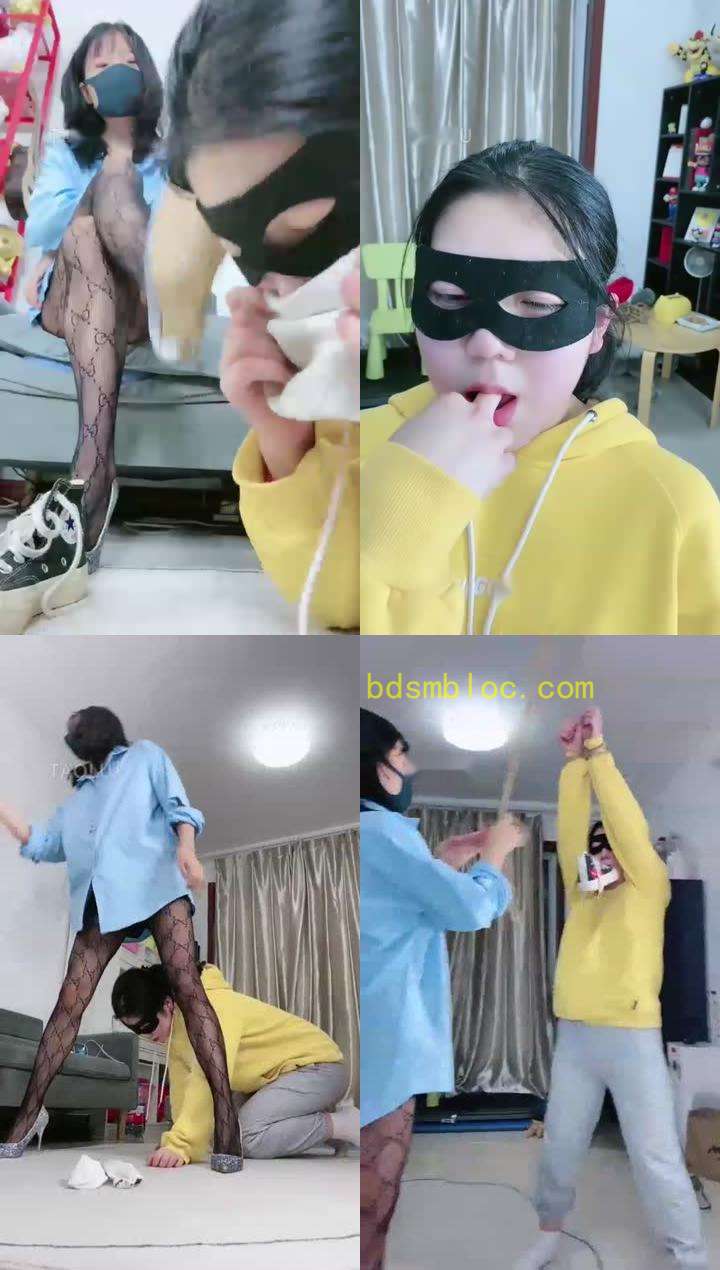 【美离子】母狗很傻逼想暴打她