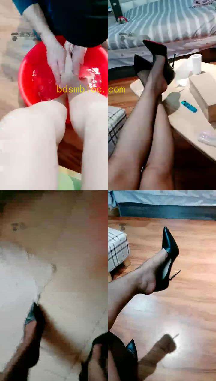 【灵犀女ss】脚奴伺候哦洗脚
