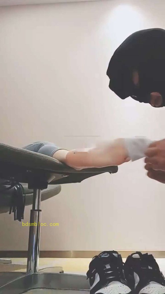 【美娜格格】白袜裸足