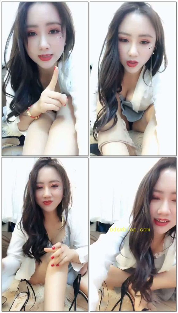 【然然】直播秀，亲美丽的脚丫