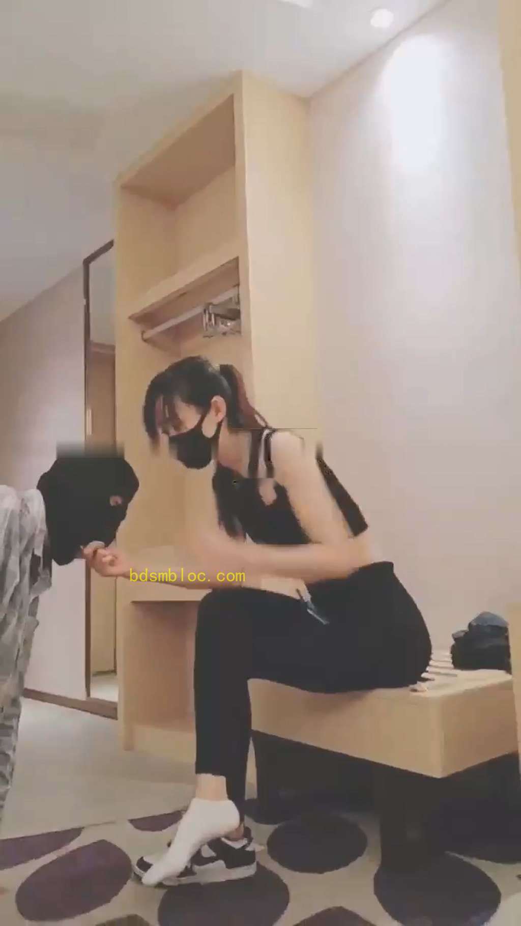 【美娜格格】瑜伽课的丑事