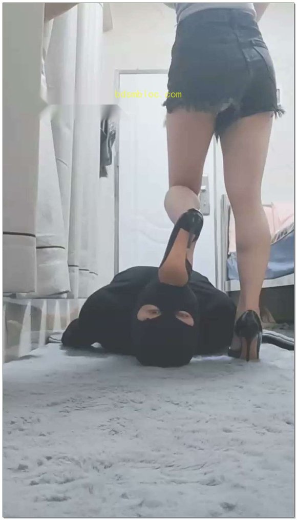 【灵竹S】白嫩嫩的脚，喜欢T