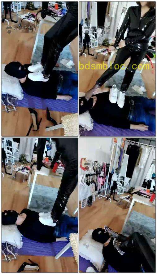 【辽宁极品乐姐s】总裁女王踩踏专场