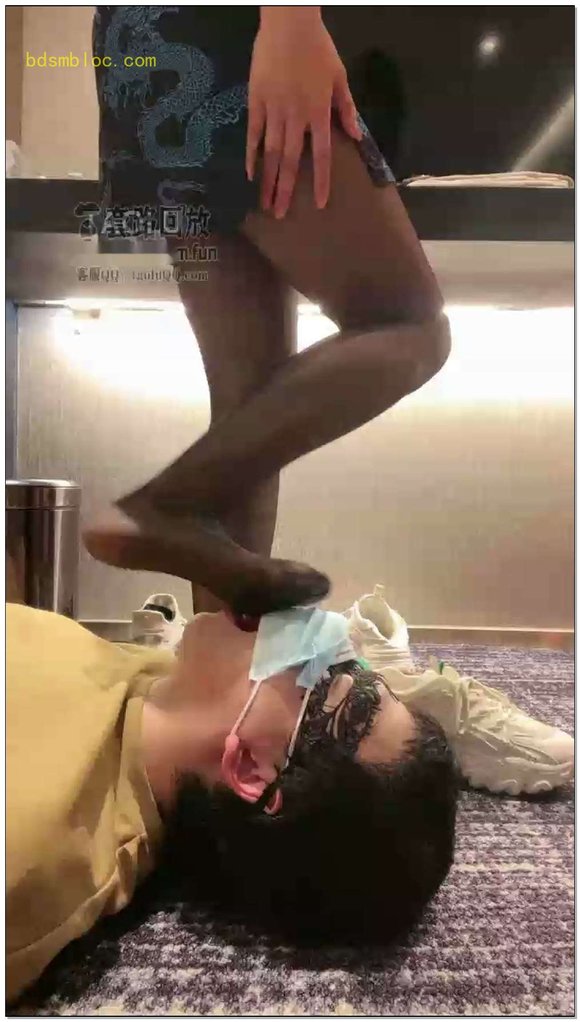【莫妮卡s】玉足深Hou黑si羞褥+混合圣水