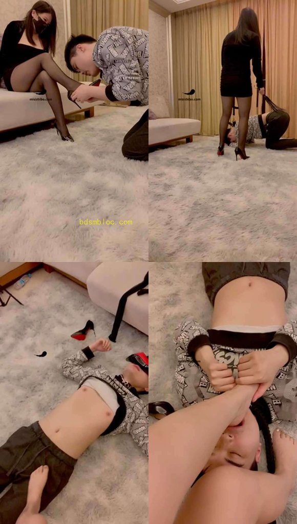 【美杜莎】面试家狗伺候舔脚