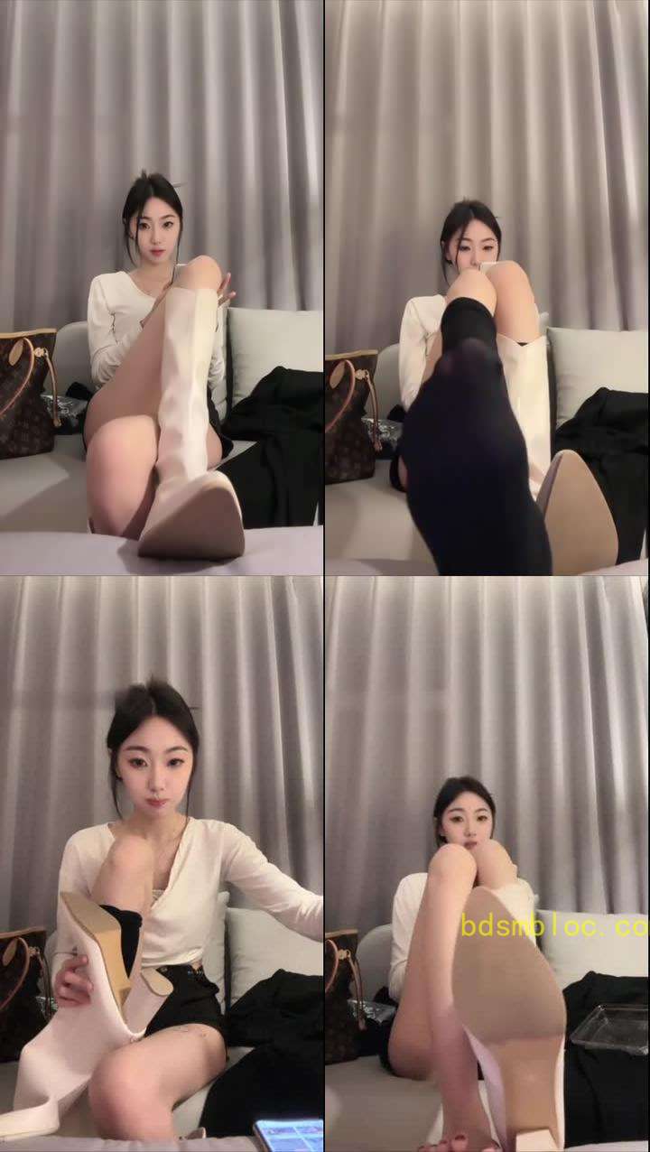 【凉子啊】白靴黑棉袜美脚倒计时拍手榨