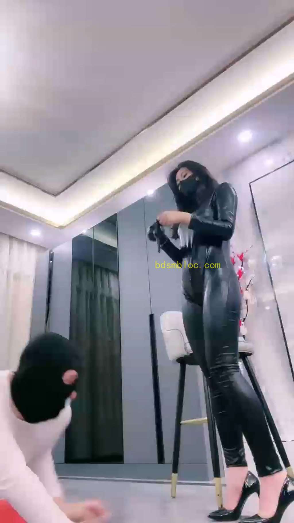 【禾未】女王装连体皮衣