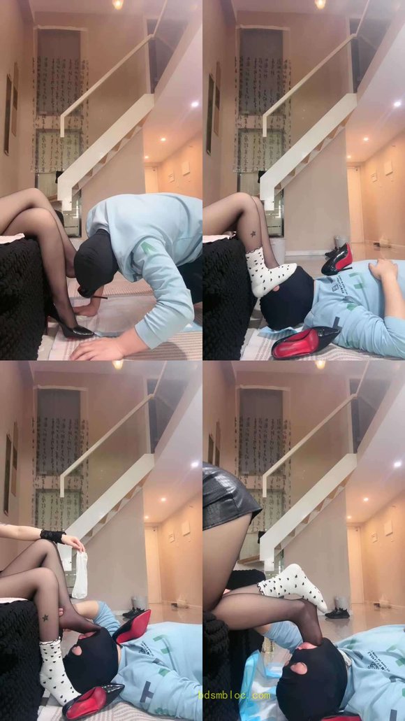 【不期而遇】臭袜控必入黑丝白棉袜狂吸/白袜灌圣水喝踩脸深喉