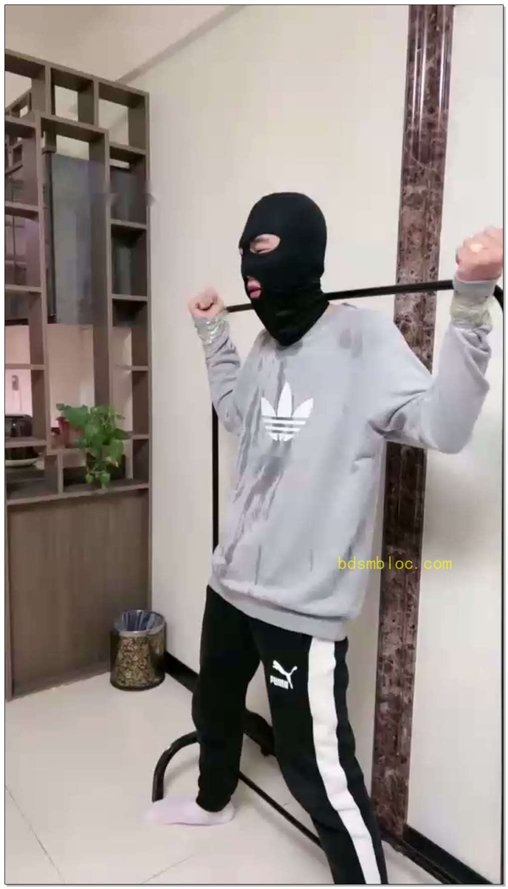 【蠢儿教头】裤子里竞然偷喷了狗不接受的我偏玩