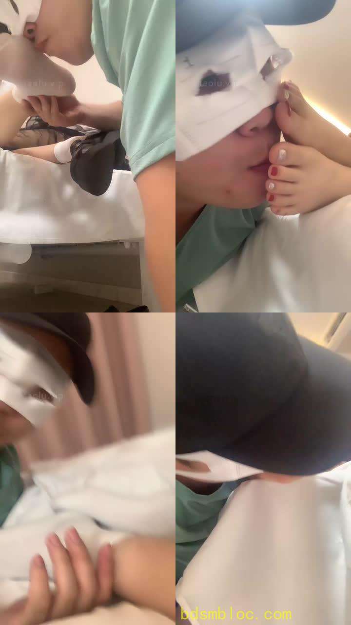【精神小妹】深夜闻舔素人白袜裸足