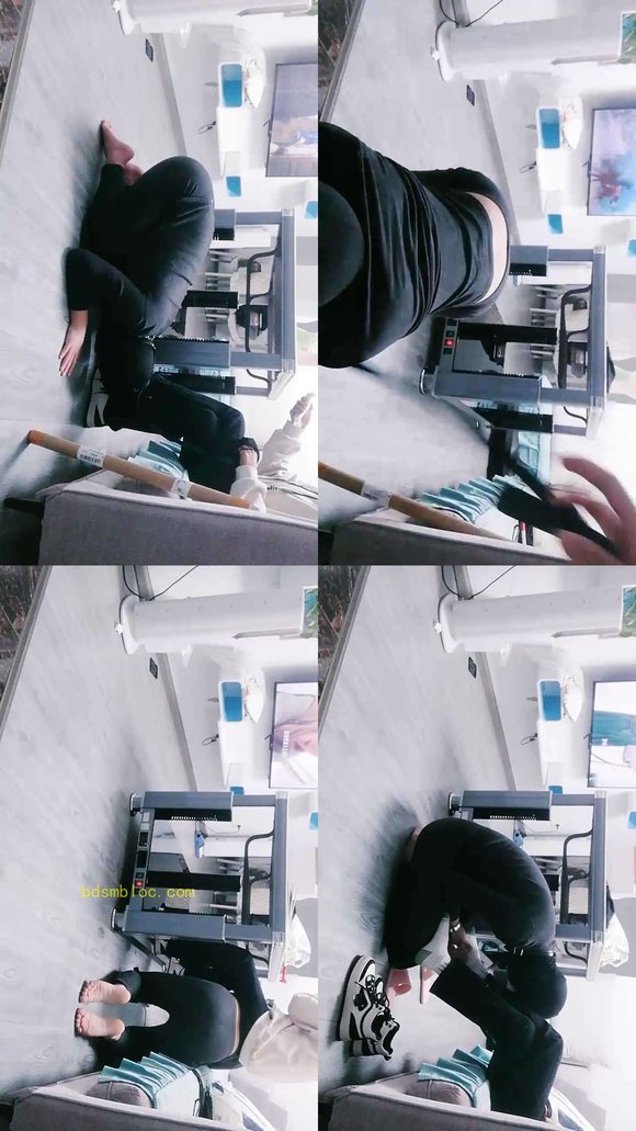 【小妈咪】运动后舔脏鞋臭袜脚/人肉坐垫