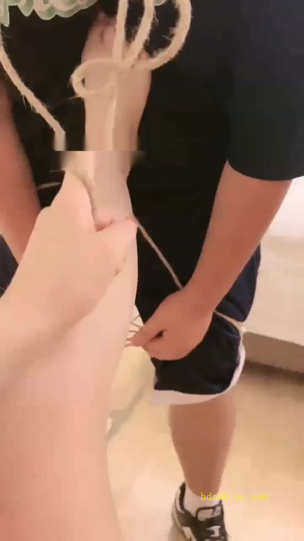 【香芋】打的手都痛了男奴被踹的呼吸不上来