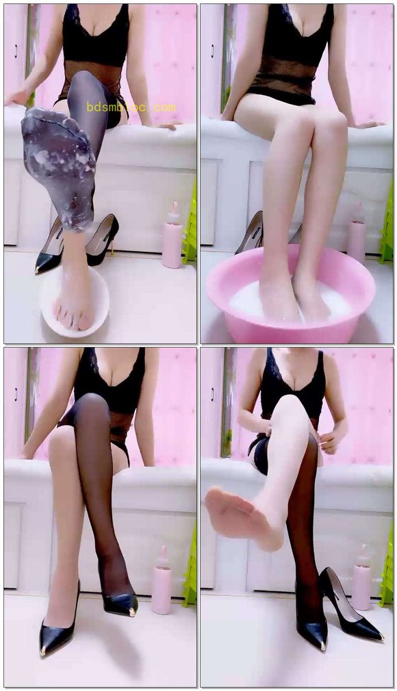 【筱攸女王】第一视角酸奶牛奶洗脚聊天