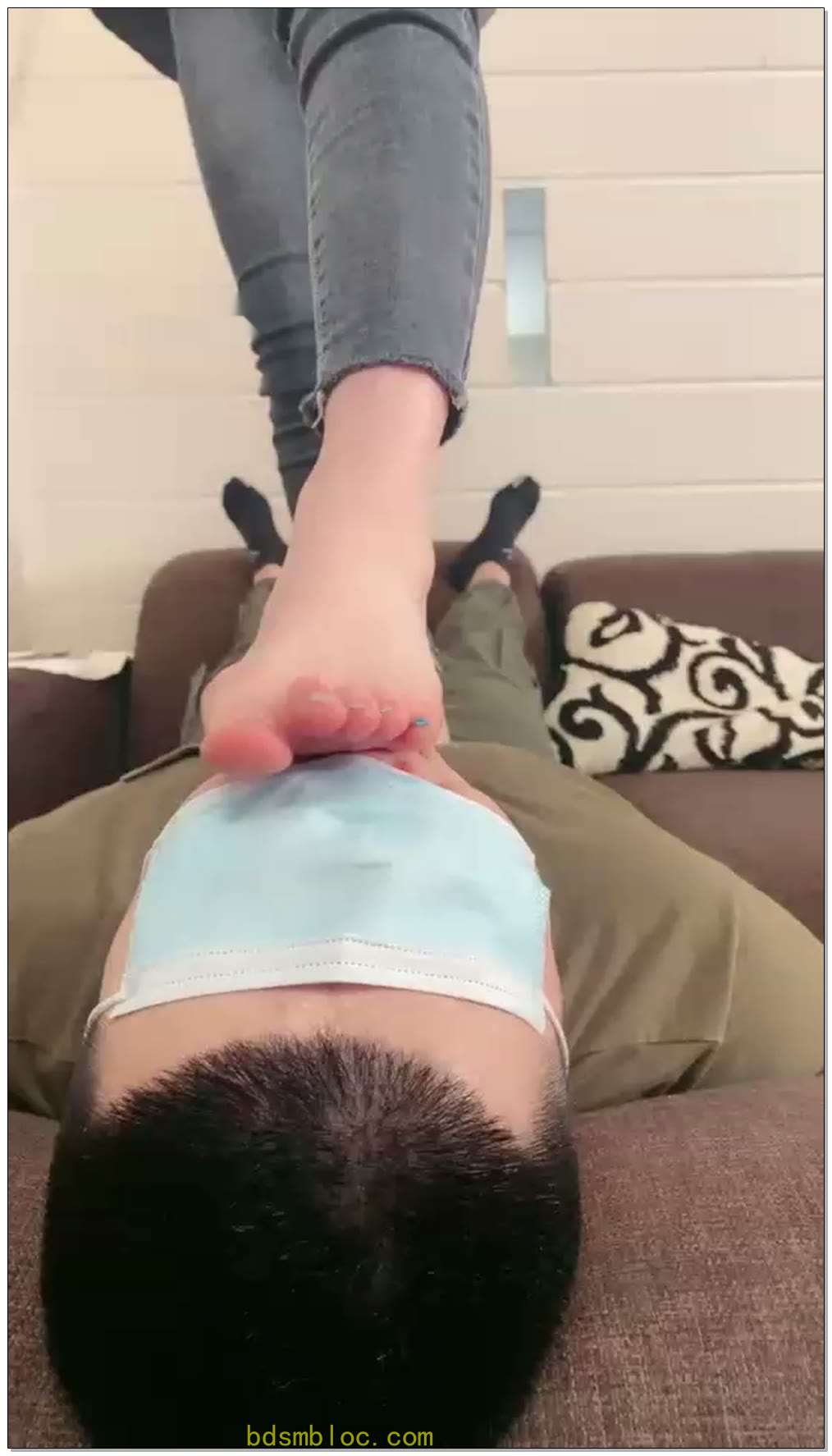 【领主老大】痕鞭印上药脚耳光