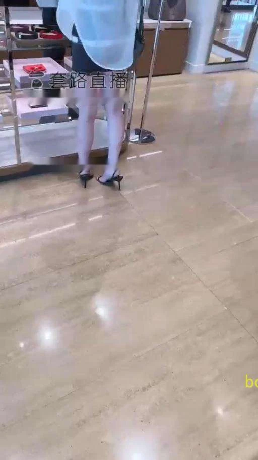 【时安】最强户外调教机场塞跳蛋