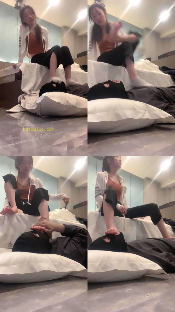 【精神小妹】文文臭袜子窒息原味调